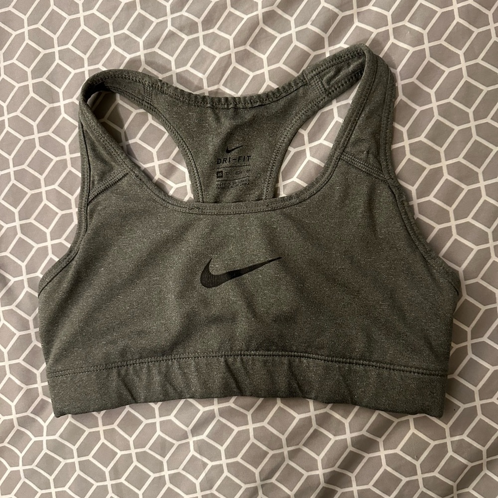 Grey Nike sports bra. Size xs.